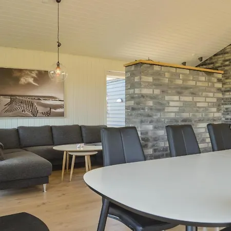 Four-bedroom Holiday In Løkken