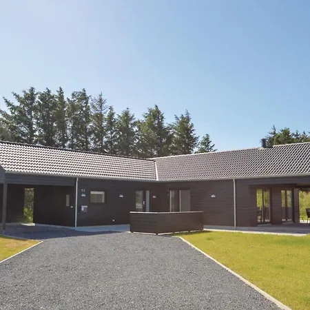 Feriehus Four-bedroom Holiday In